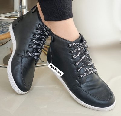TENIS BOTINHA PRETO / CADARÇO LISTRADO