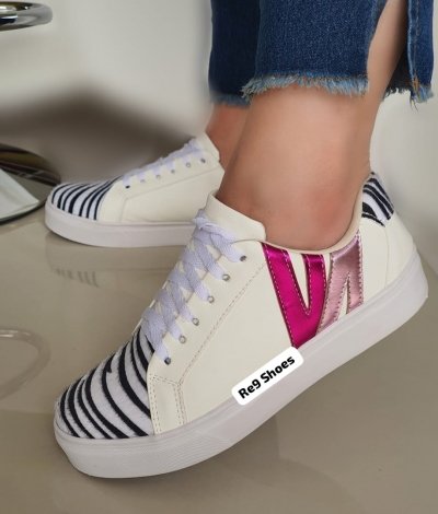 TÊNIS BRANCO/ZEBRA / DETALHE METALIZADO