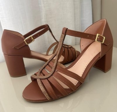 SANDÁLIA CARAMELO / LASER / STRASS